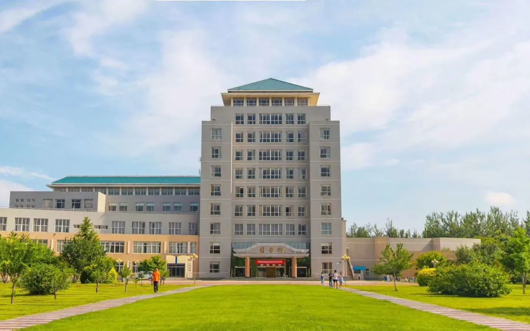 2024保定学院录取分数线：最低420分（含各专业录取最低分）