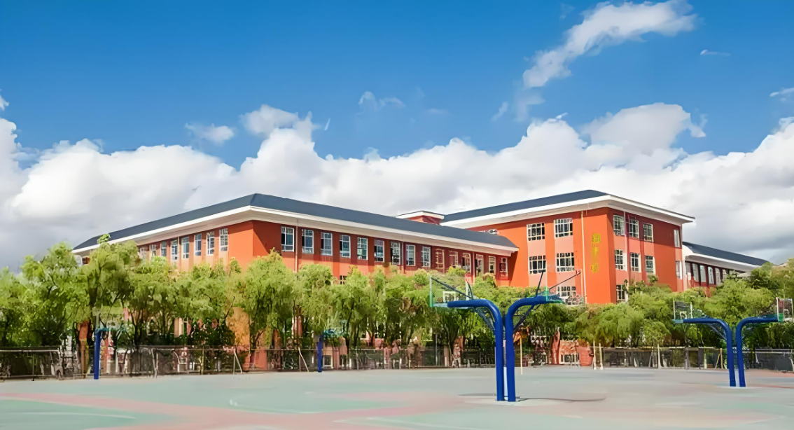 2024黑龙江工业学院录取分数线:最低322分(含各专业录取最低分)